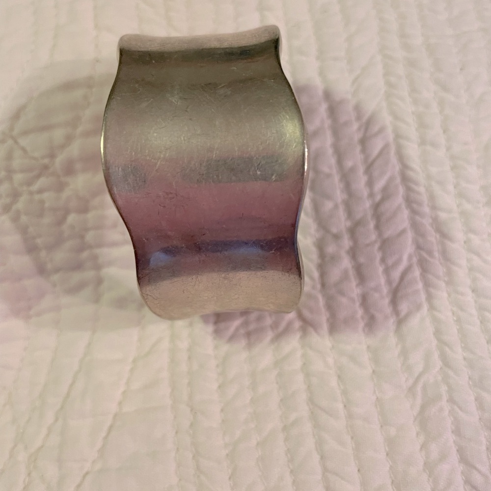Cuff bracket